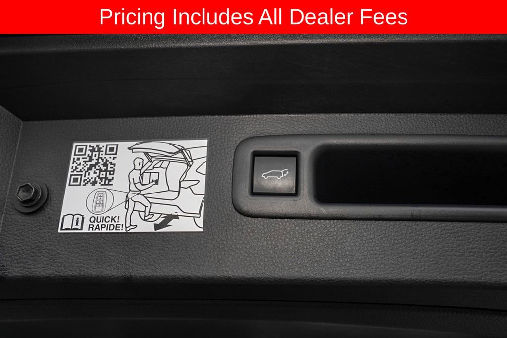 Used 2024 Toyota Highlander XLE AWD/4WD image 6