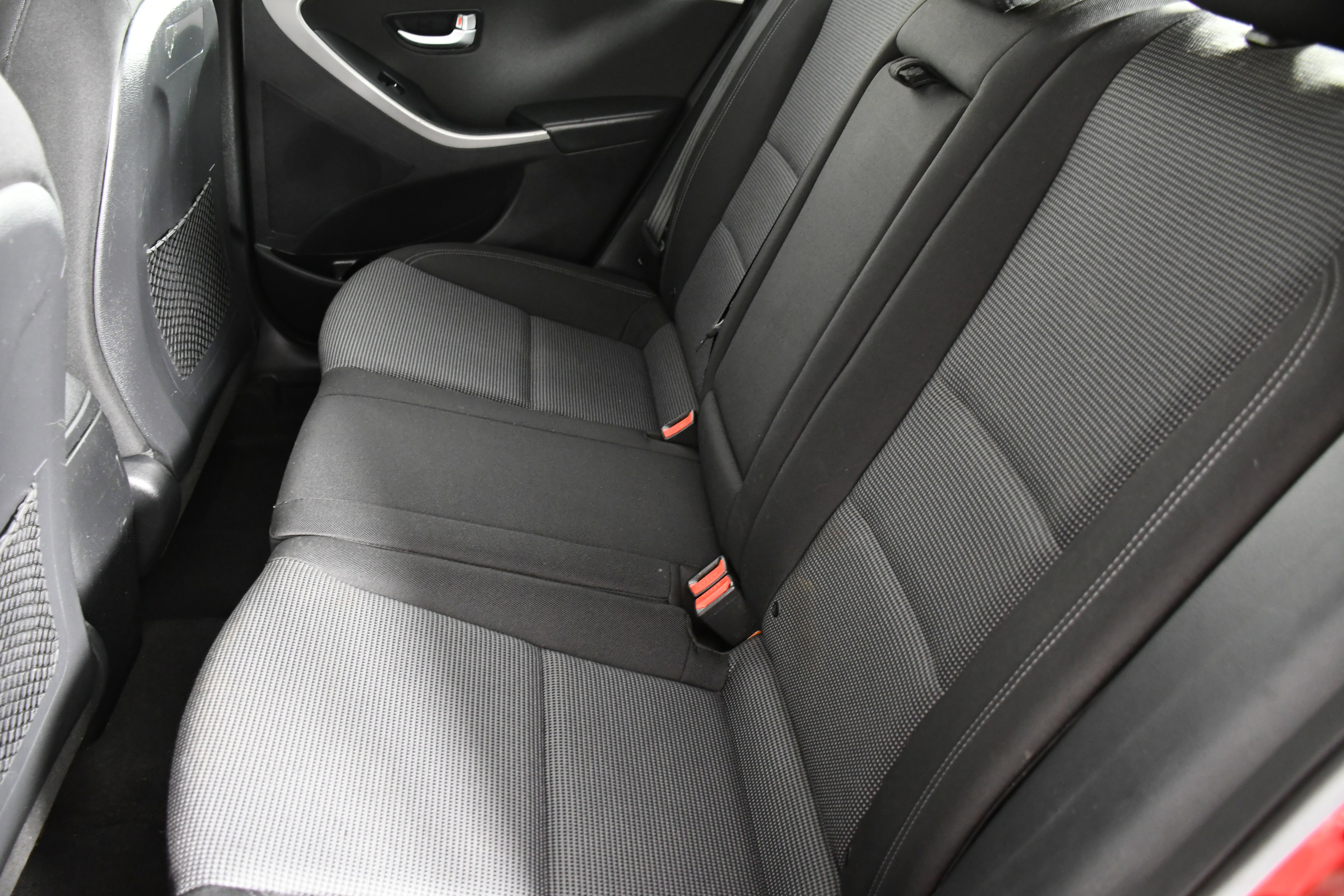 Used 2017 Hyundai Elantra GT image 43