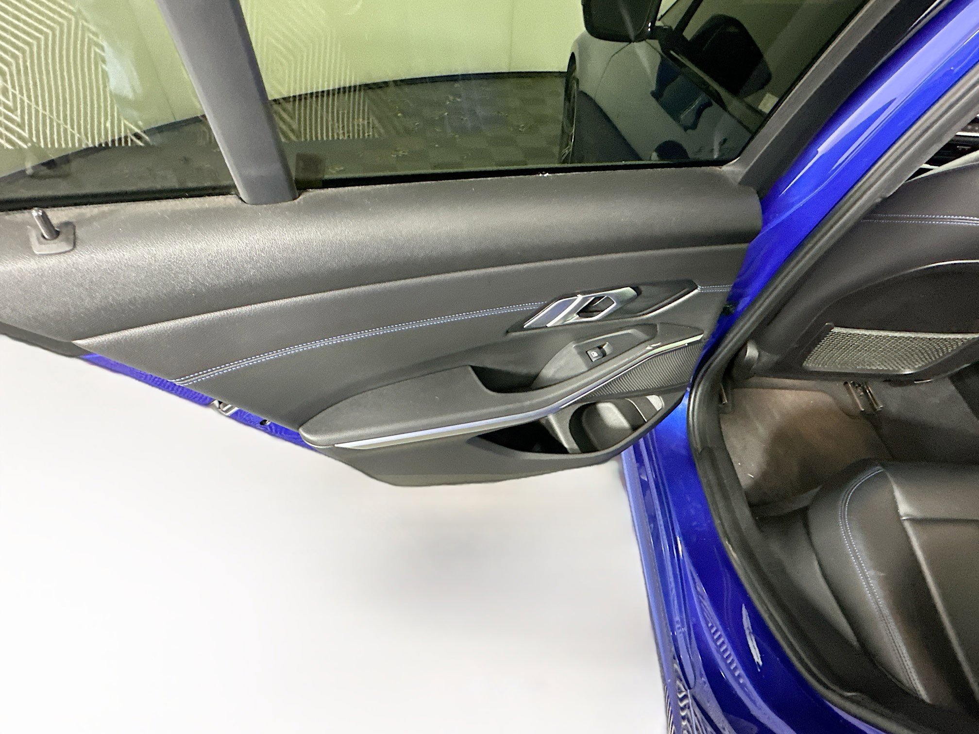 Used 2021 BMW 330i xDrive Sedan w/ M Sport Package image 26