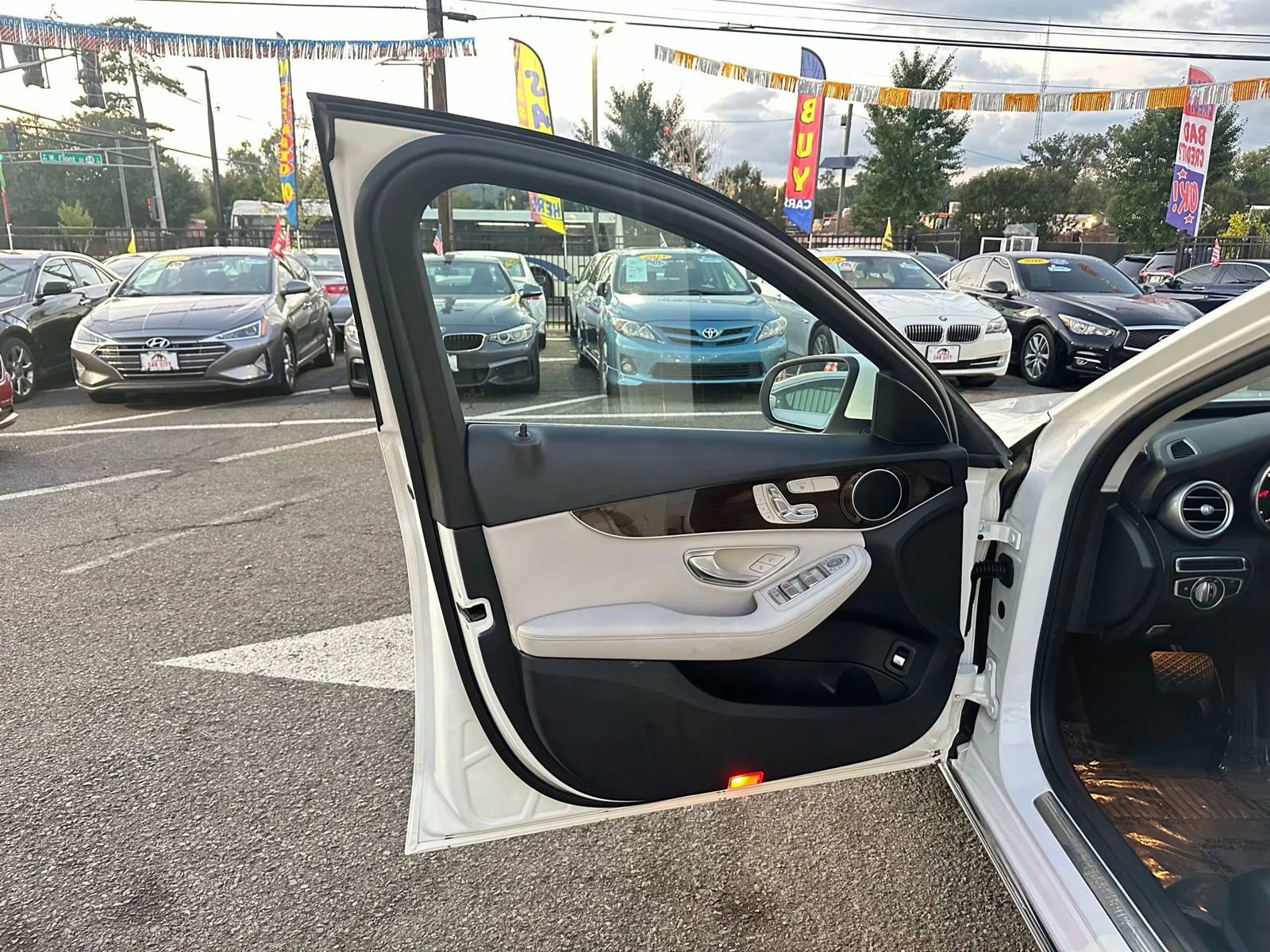 Used 2018 Mercedes-Benz C 300 4MATIC Sedan image 11