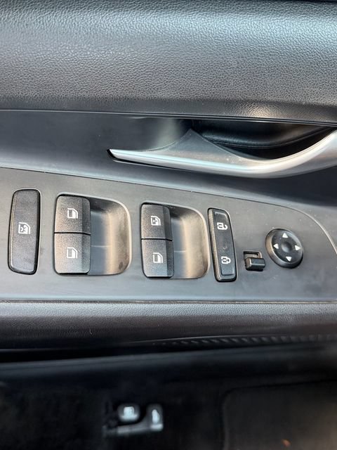 Used 2022 Hyundai Elantra SEL FWD image 32