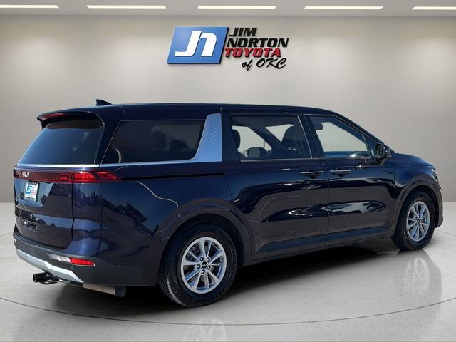 Used 2023 Kia Carnival LX FWD image 5