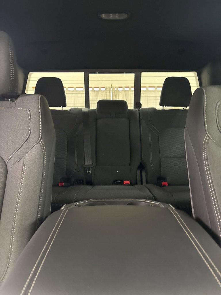 New 2026 RAM 1500 4x4 Crew Cab image 33