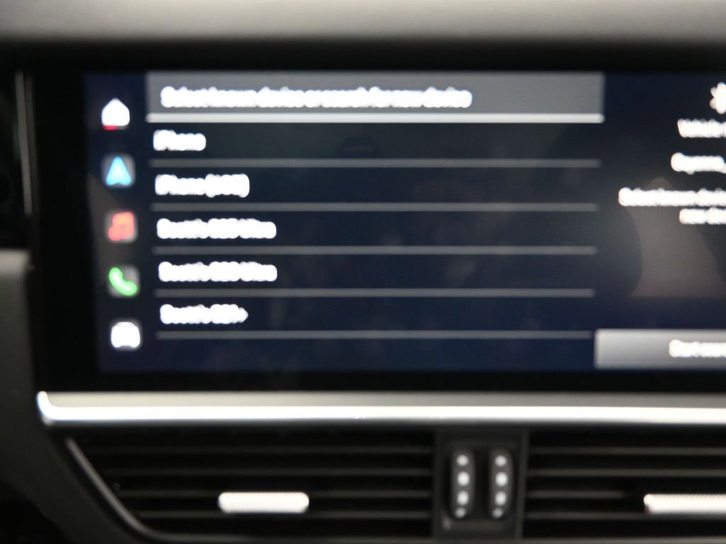 Used 2022 Porsche Cayenne GTS image 34