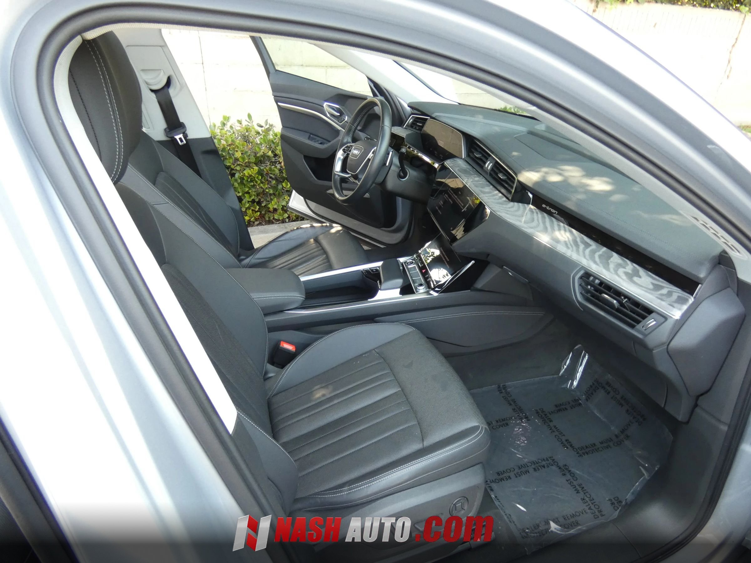 Used 2021 Audi e-tron Premium Plus AWD/4WD image 26