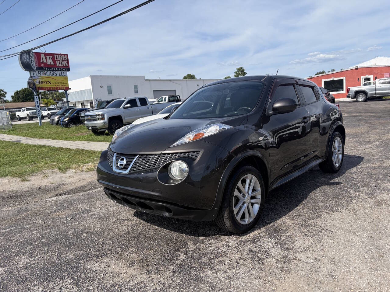 Used 2011 Nissan Juke SV FWD image 4