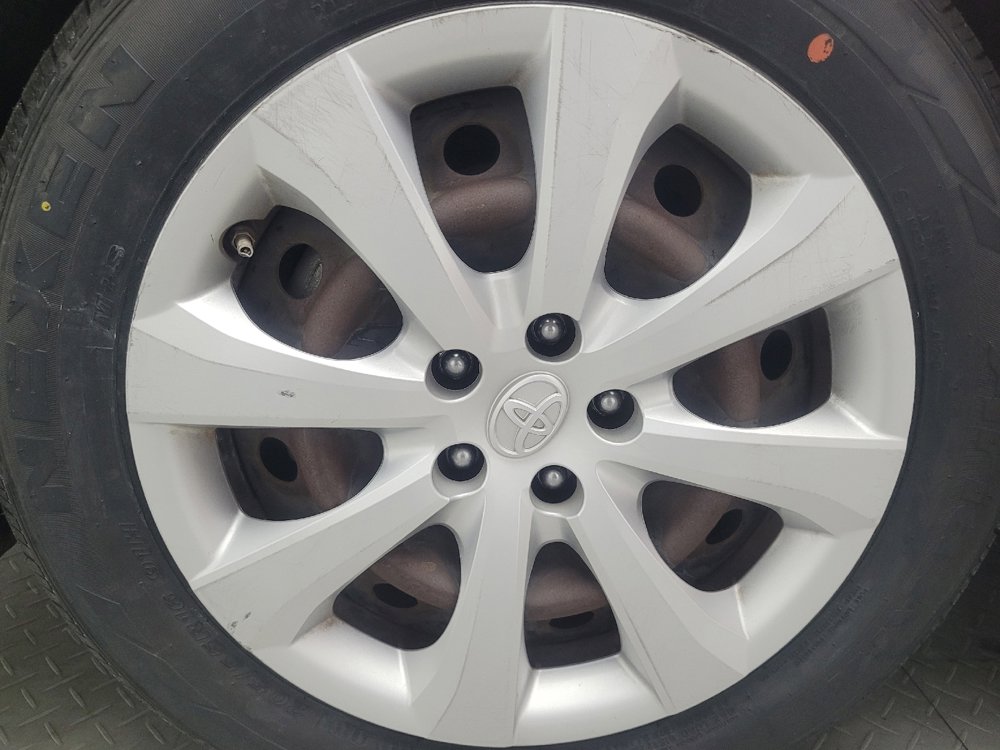 Used 2021 Toyota Corolla LE image 31