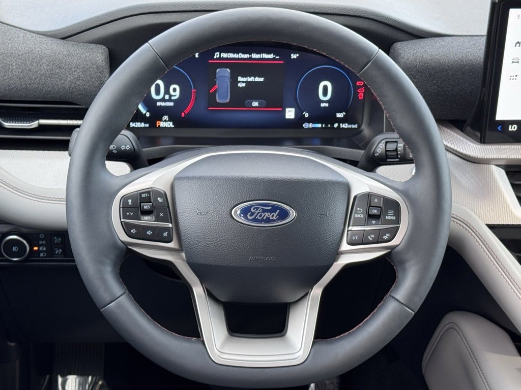 Used 2025 Ford Explorer Active w/ Active Comfort Package image 7