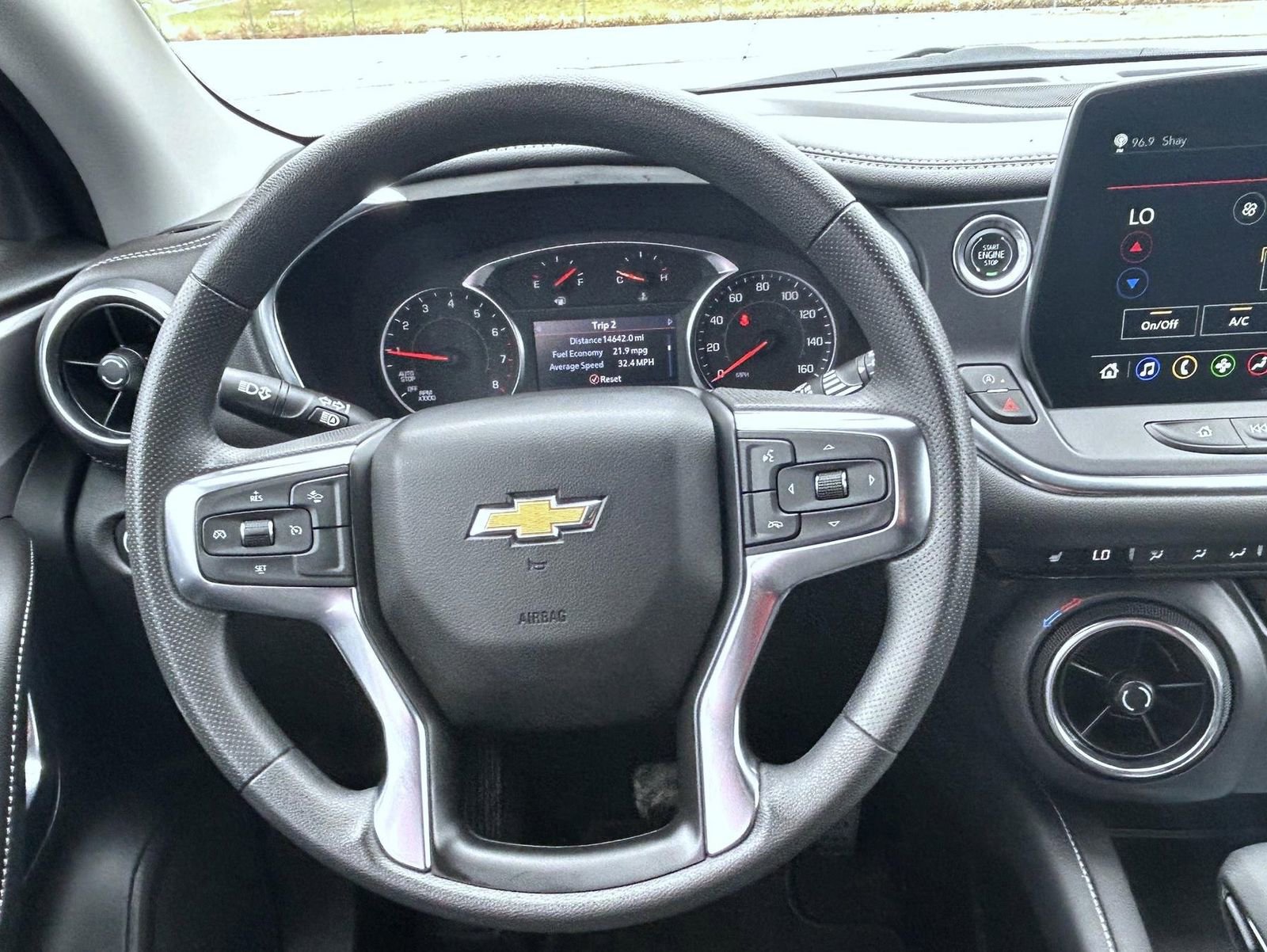 Certified 2025 Chevrolet Blazer LT AWD/4WD image 13