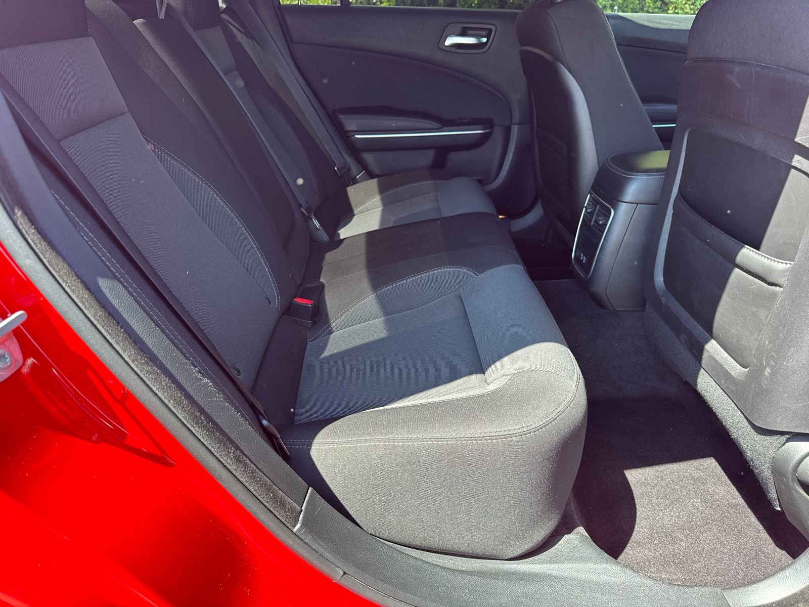 Used 2018 Dodge Charger SXT RWD image 15
