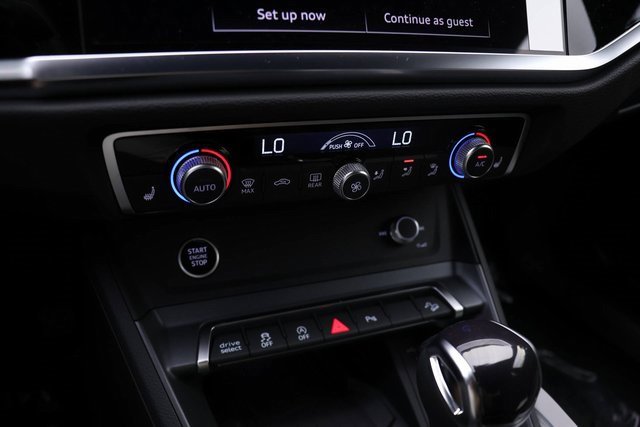 New 2025 Audi Q3 2.0T Premium image 9