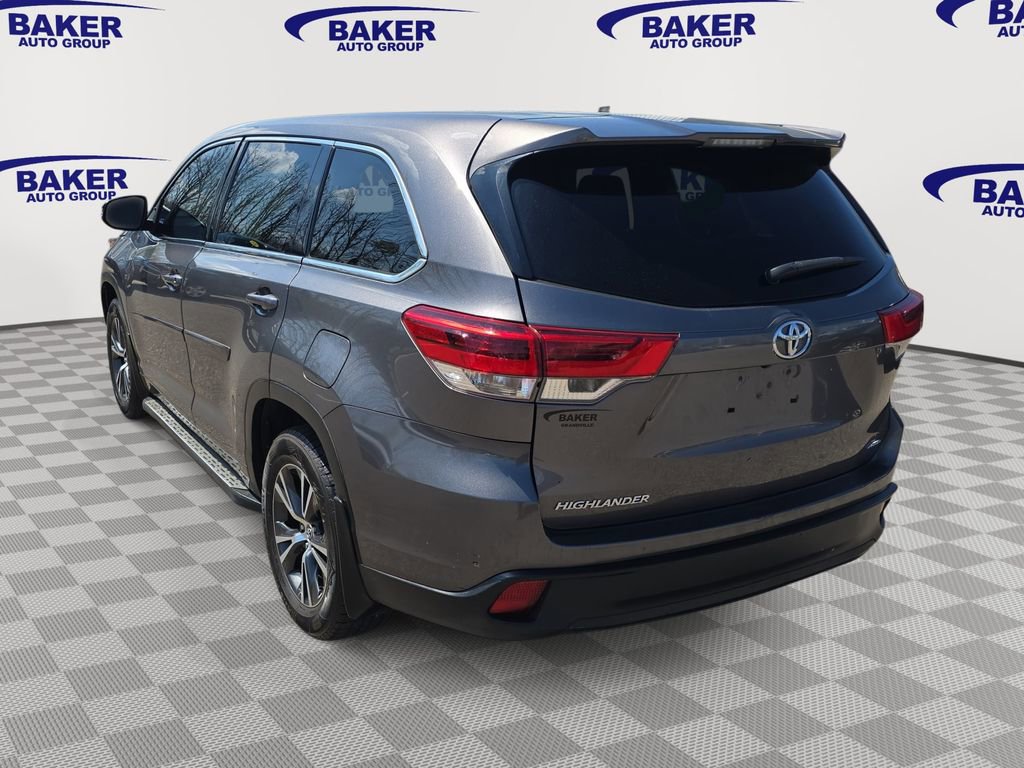 Used 2018 Toyota Highlander LE AWD/4WD image 7