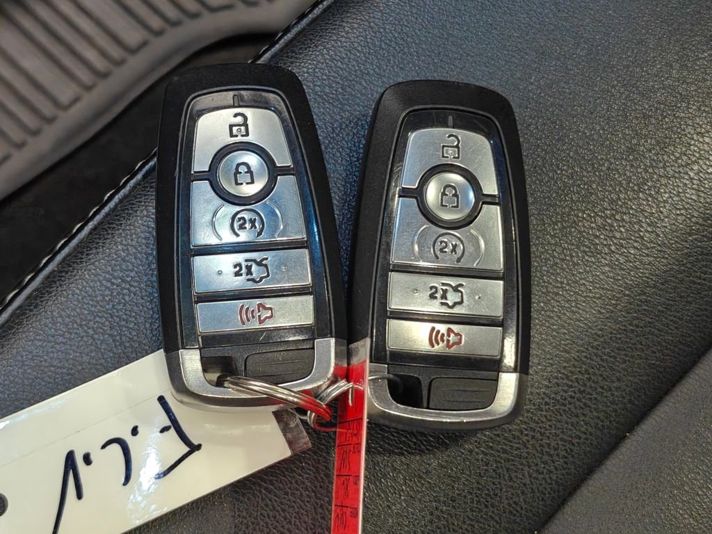 Used 2018 Ford Edge SEL w/ Equipment Group 201A image 16