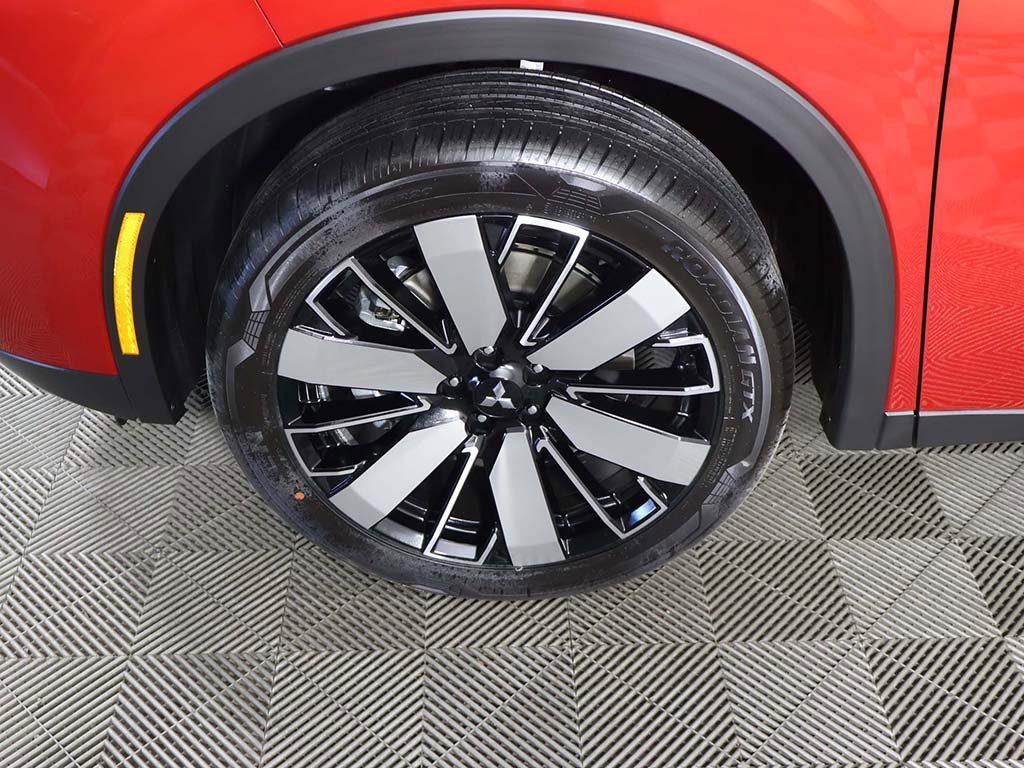 New 2025 Mitsubishi Outlander SE image 20