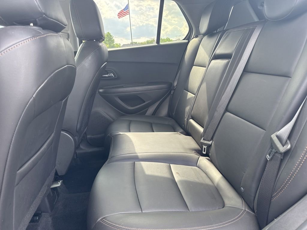 Used 2021 Chevrolet Trax LT w/ Premium Seat Package FWD image 11