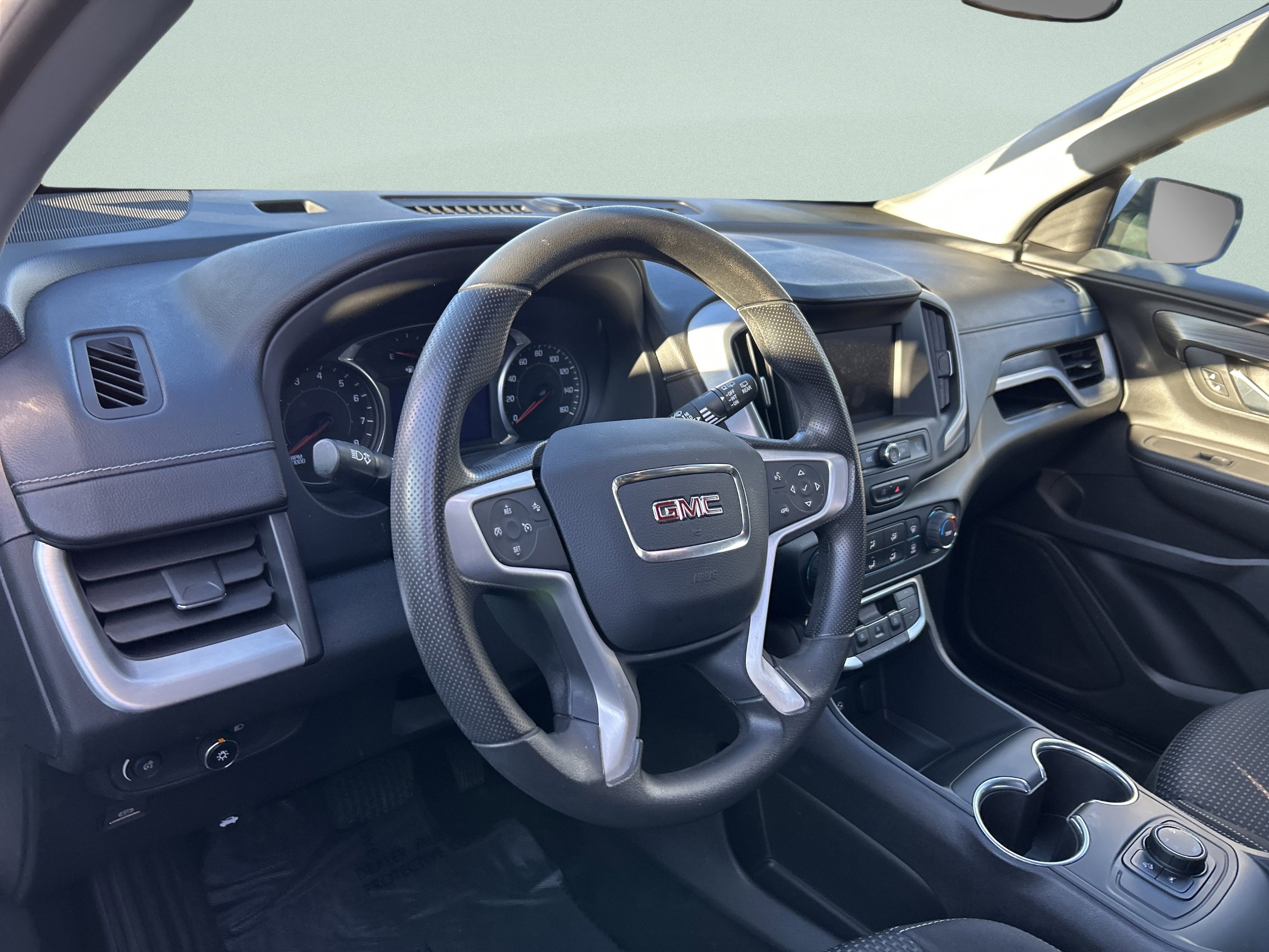 Used 2022 GMC Terrain SLE image 13