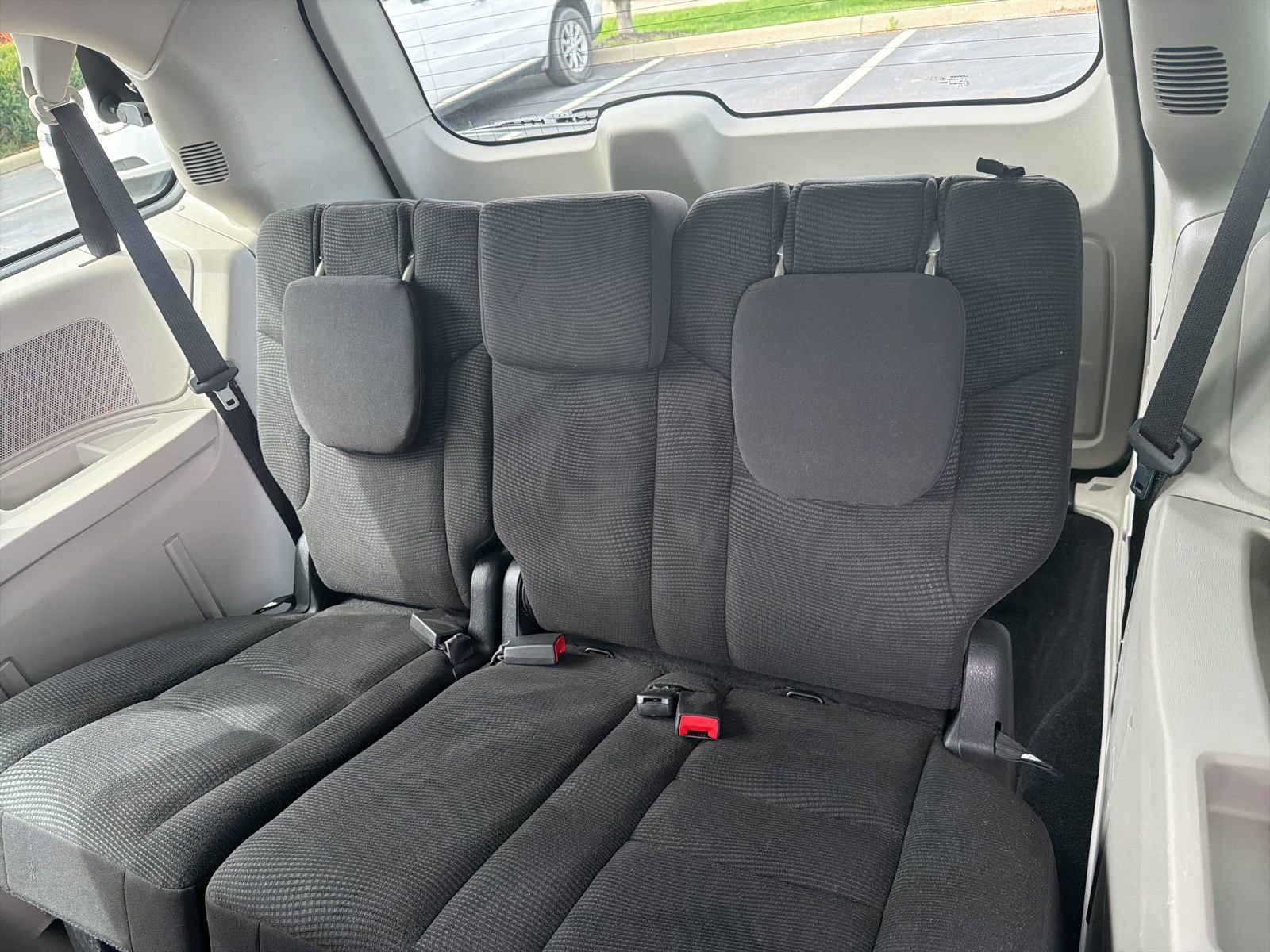 Used 2020 Dodge Grand Caravan SE image 24