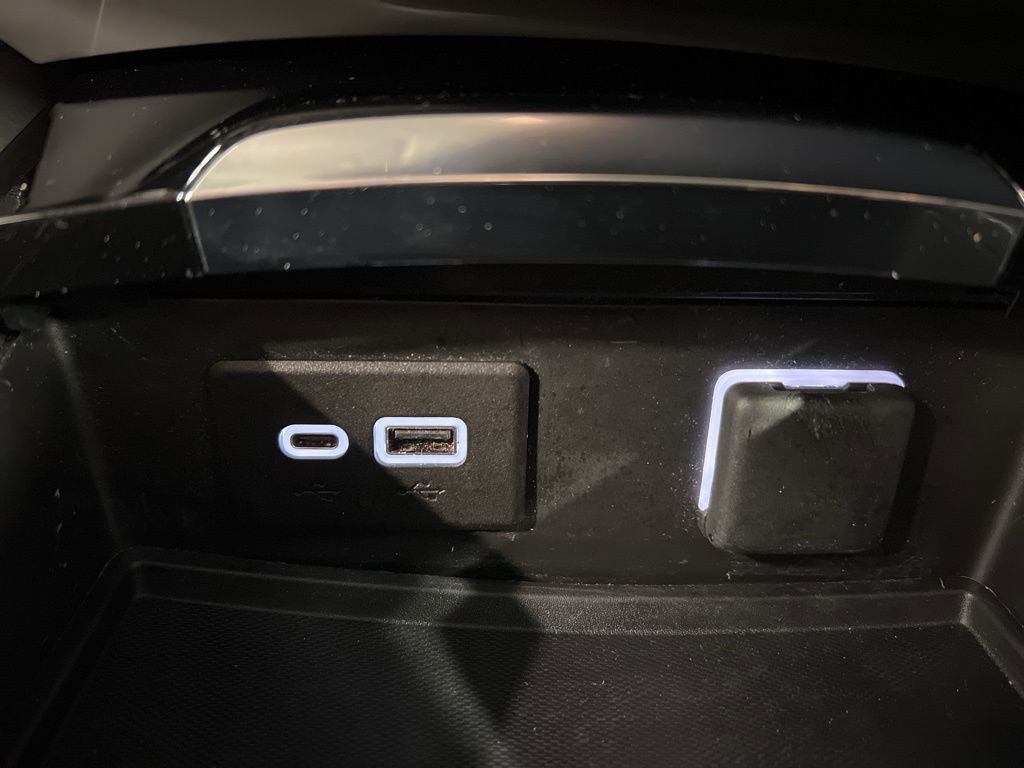 Used 2023 Buick Envision Essence image 14