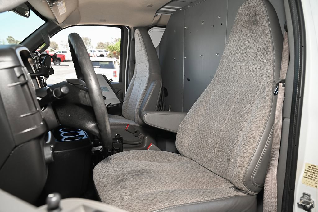 Used 2021 Chevrolet Express 2500 RWD image 17