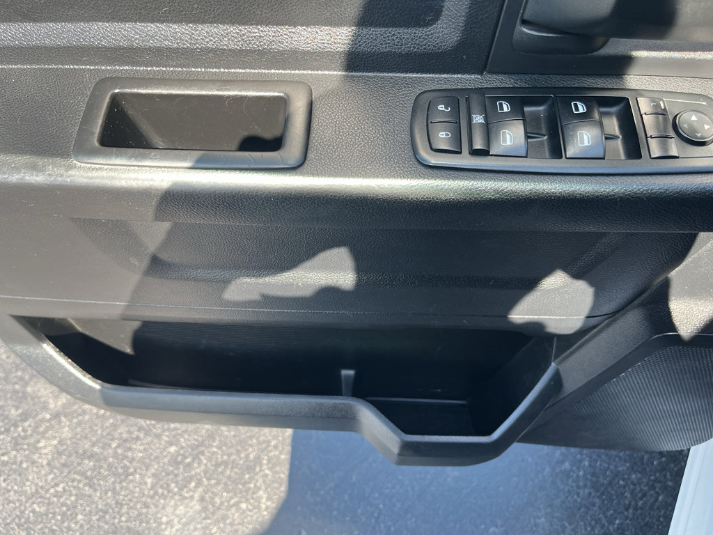 Used 2014 RAM 3500 Tradesman w/ Chrome Appearance Group AWD/4WD image 11