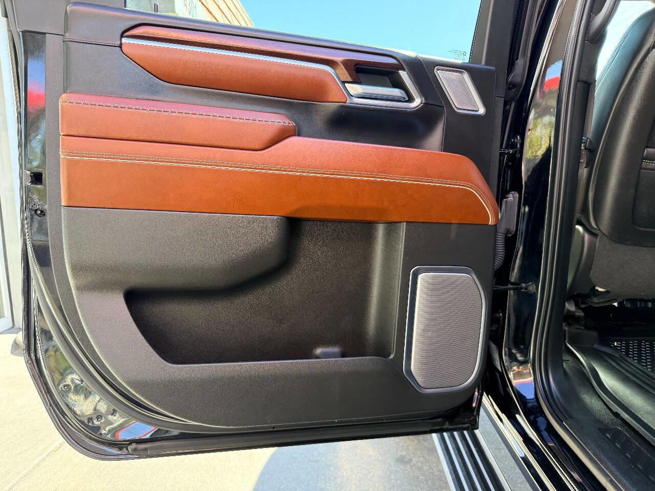 Used 2024 GMC Sierra 2500 Denali Ultimate w/ Max Trailering Package image 32