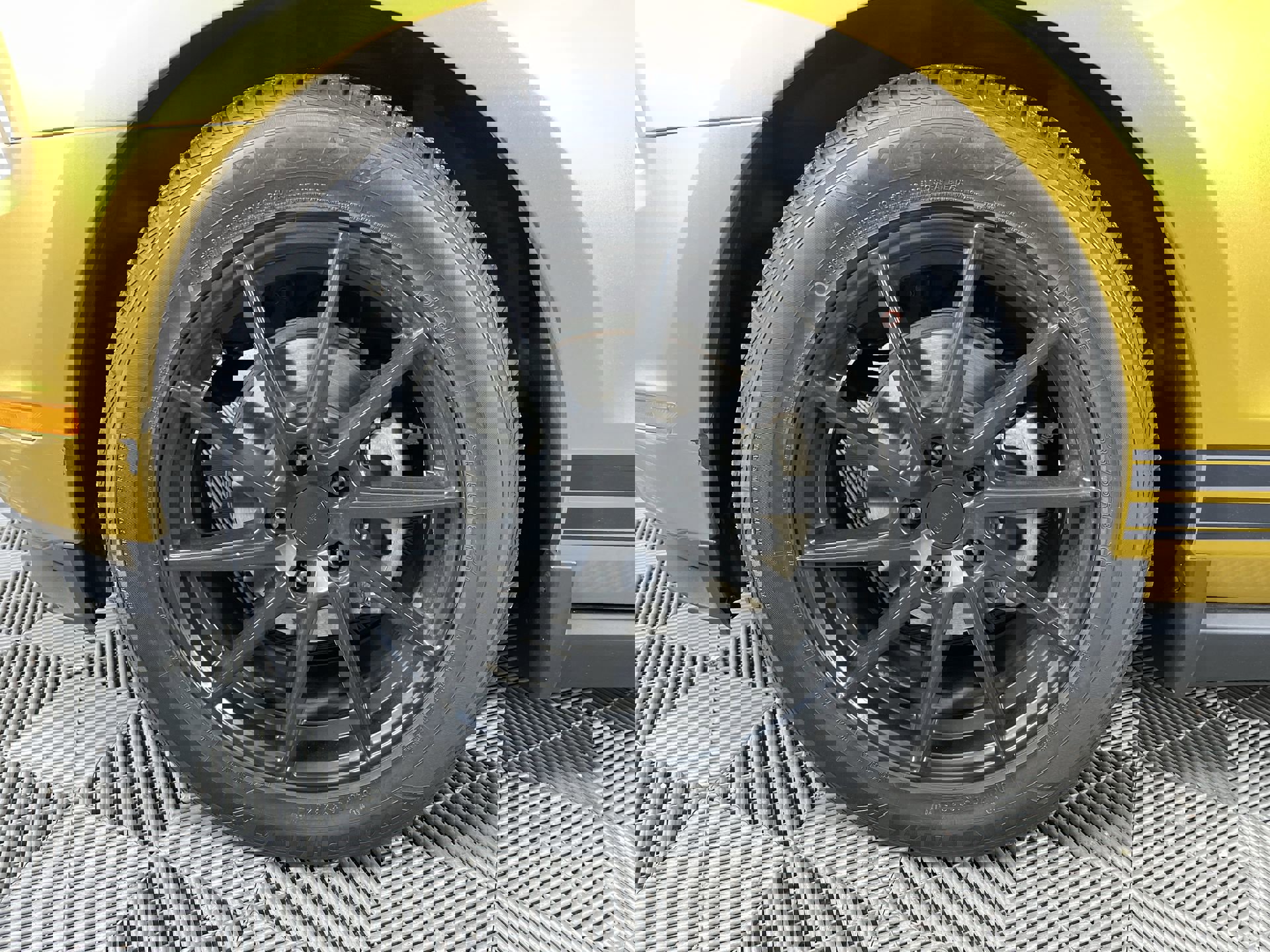 Used 2010 Ford Mustang Coupe image 21