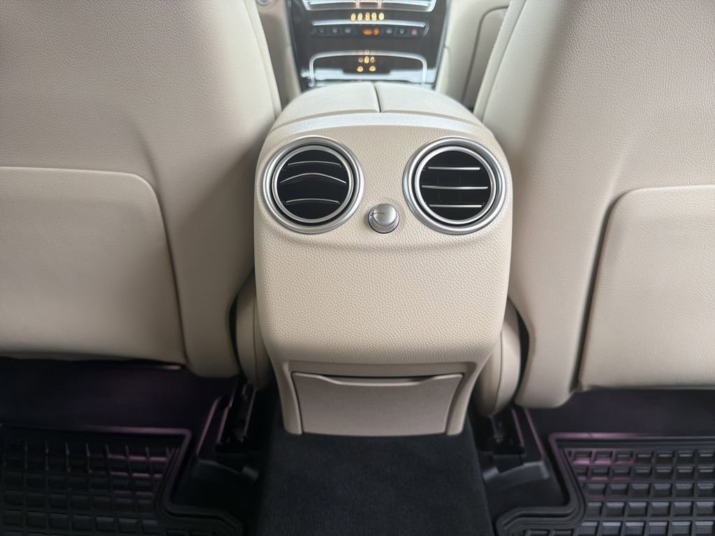 Used 2022 Mercedes-Benz GLC 300 4MATIC image 23