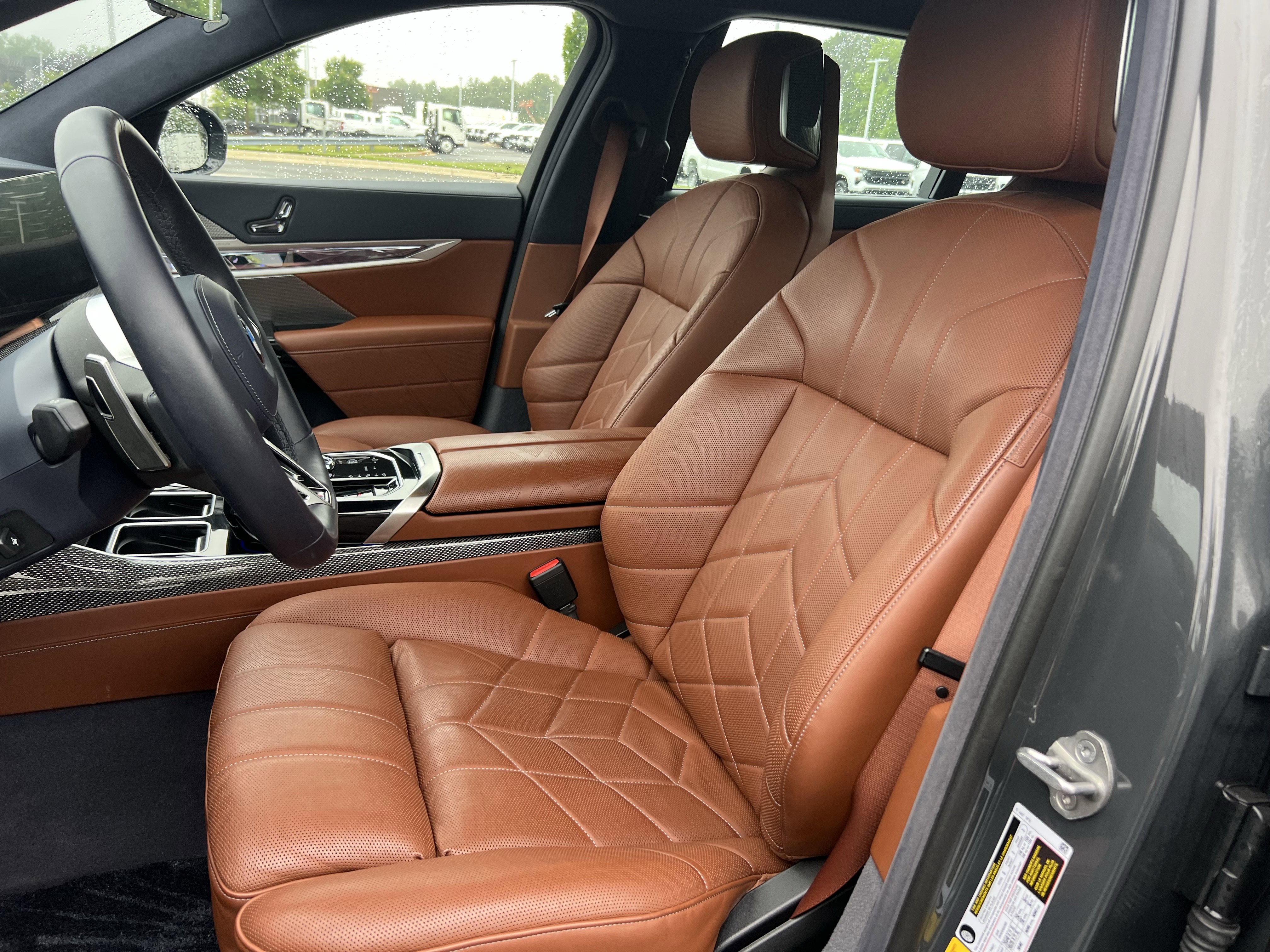 Used 2024 BMW 760i xDrive w/ Executive Package AWD/4WD image 16