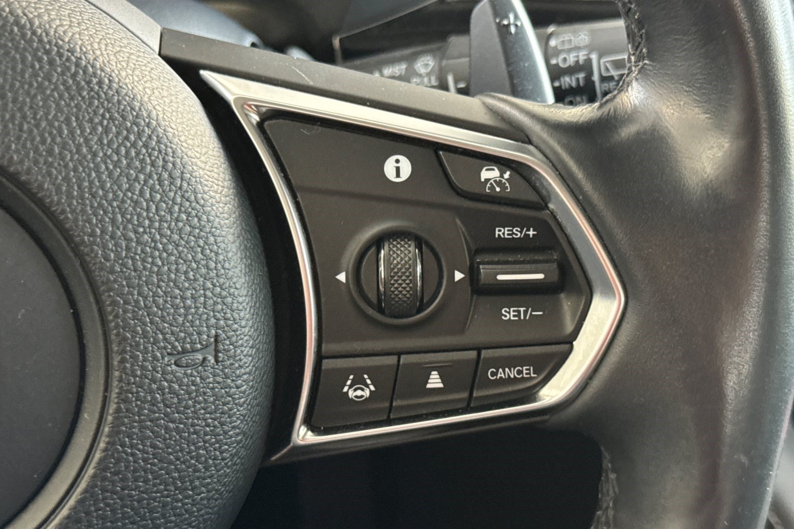 Used 2022 Acura MDX SH-AWD w/ Advance Package image 33
