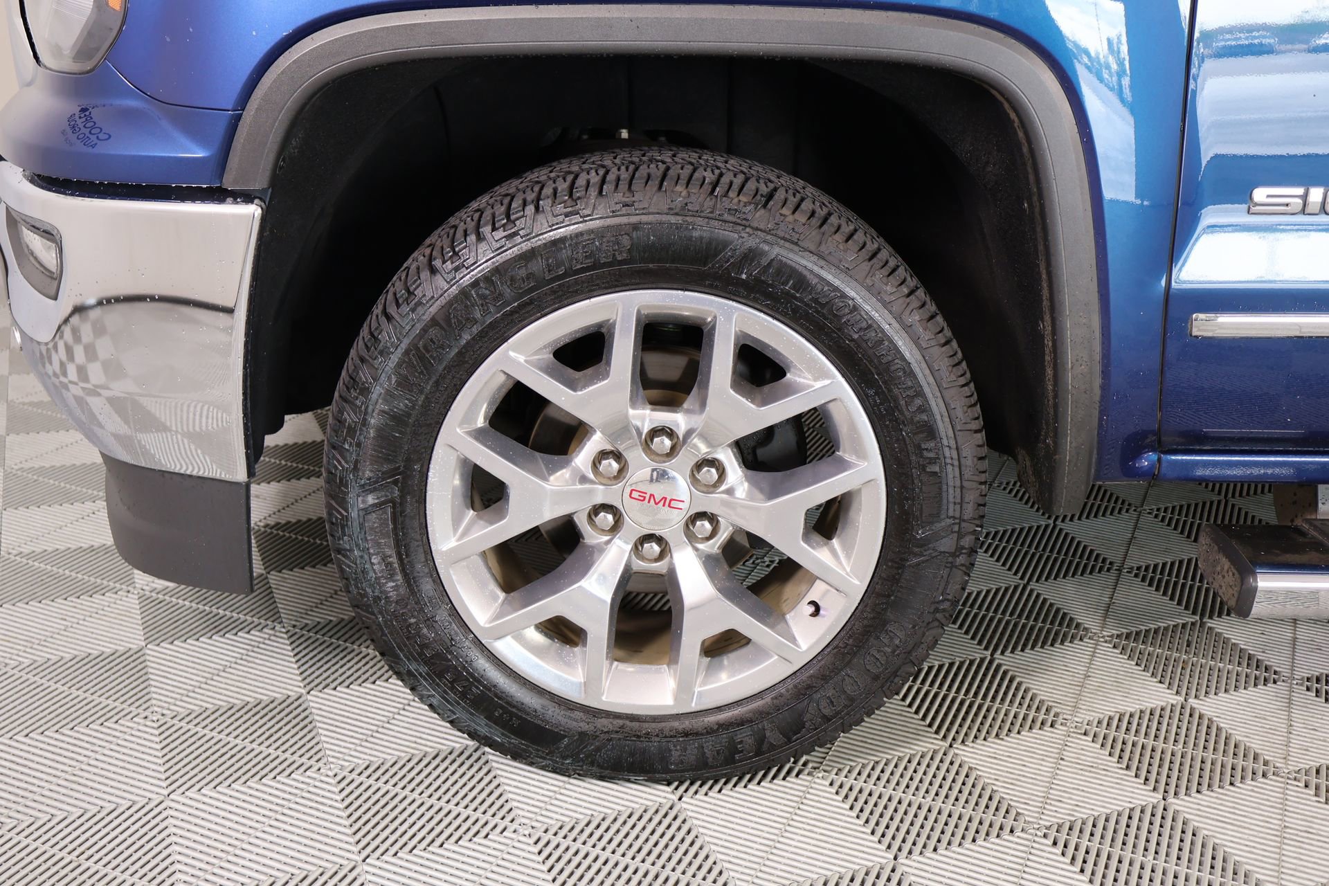 Used 2017 GMC Sierra 1500 SLT w/ SLT Premium Package image 16