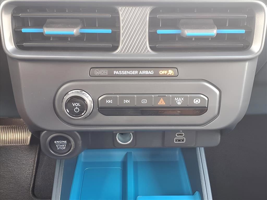 New 2025 Ford Maverick XLT w/ XLT Luxury Package image 22