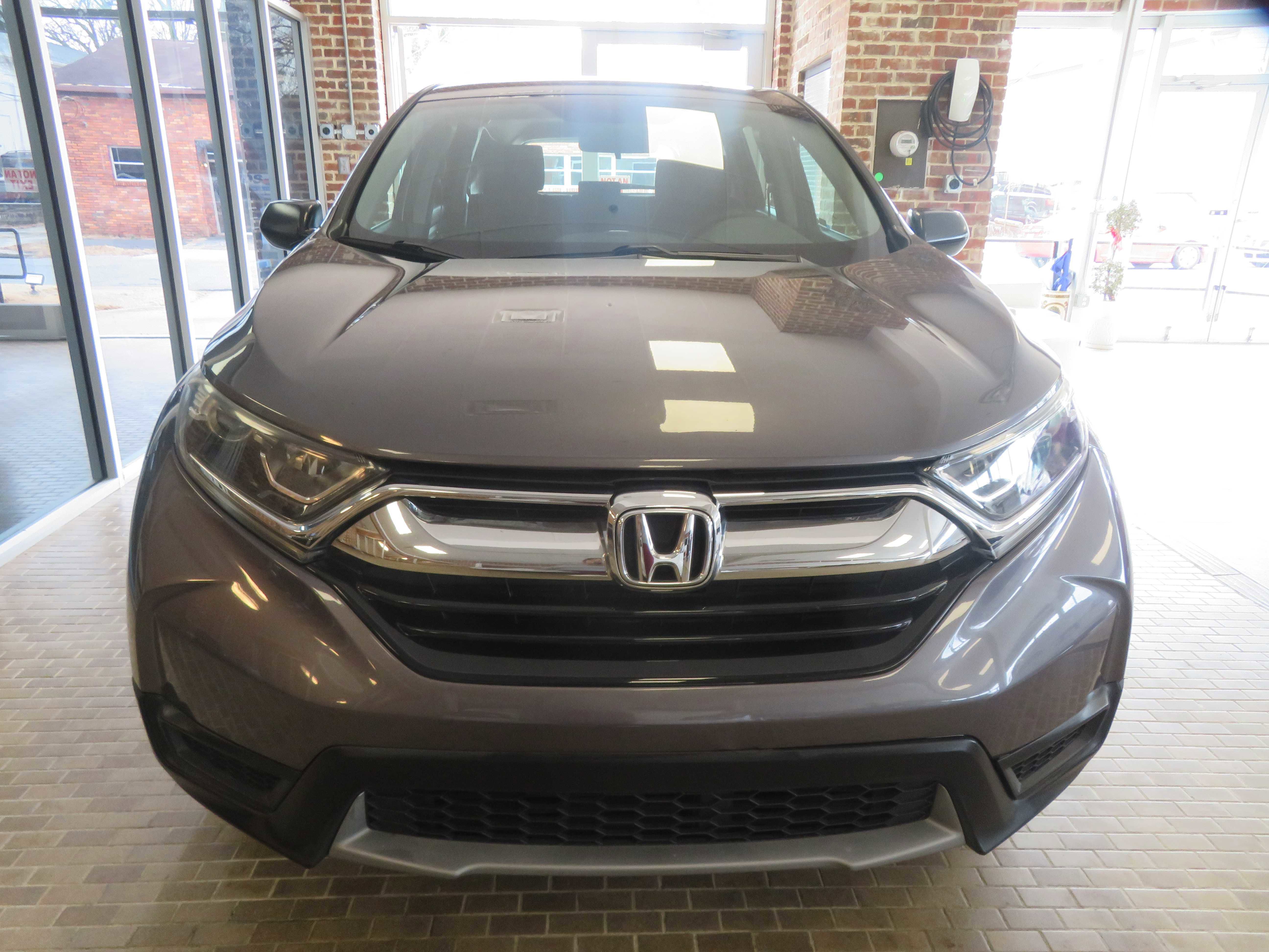 Used 2018 Honda CR-V LX image 2