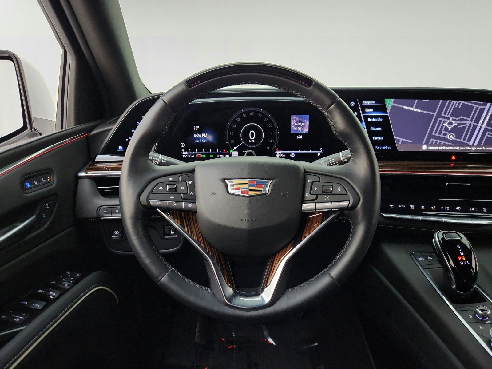Used 2024 Cadillac Escalade Premium Luxury AWD/4WD image 23