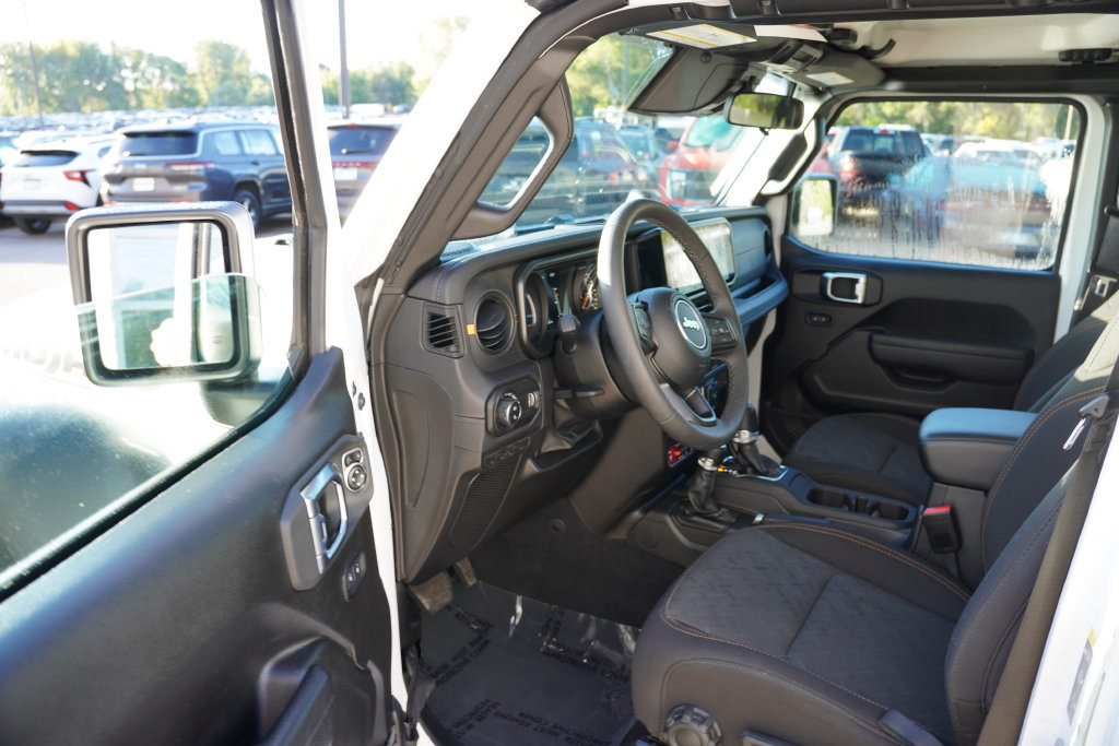 Used 2026 Jeep Gladiator Mojave AWD/4WD image 14