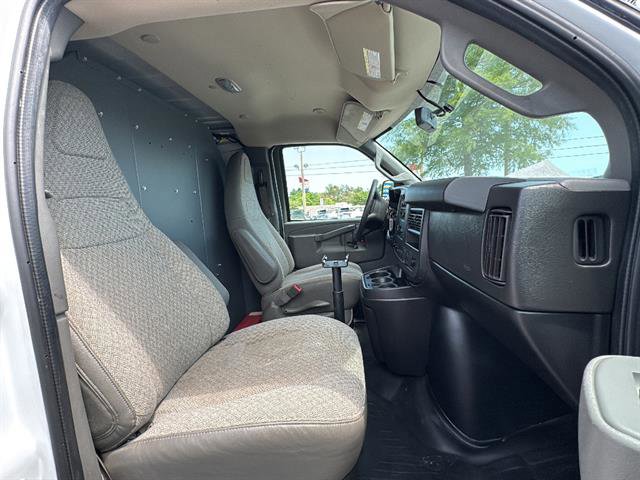 Used 2020 Chevrolet Express 2500 RWD image 14