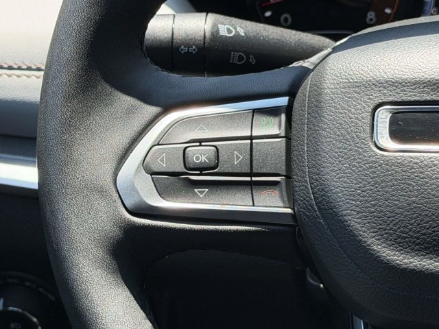 Used 2025 Jeep Compass Limited AWD/4WD image 23