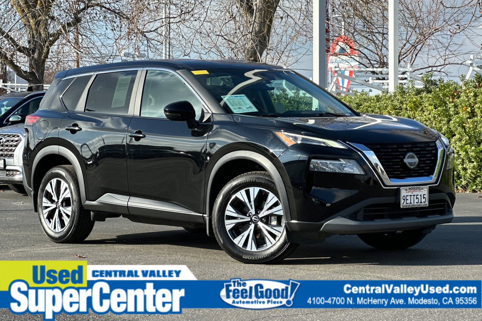 Used 2023 Nissan Rogue SV image 1