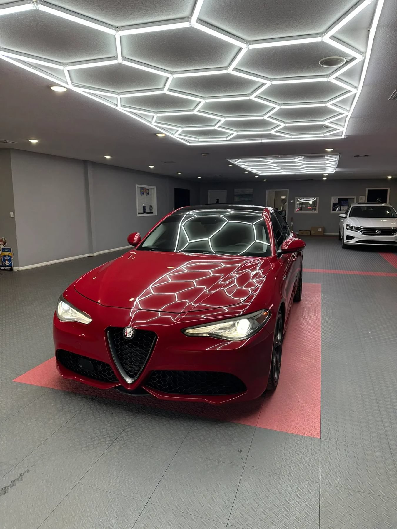 Used 2018 Alfa Romeo Giulia Ti Sport w/ Quick Order Package 22U Sport RWD image 2