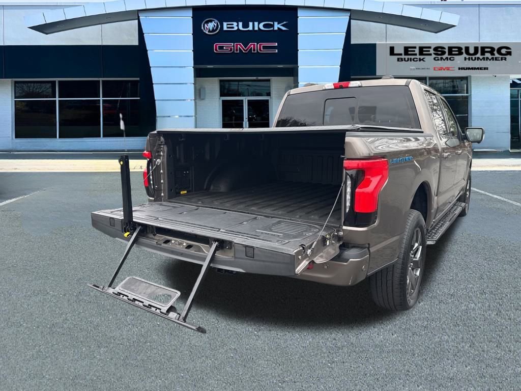 Used 2022 Ford F150 Lightning Lariat image 58