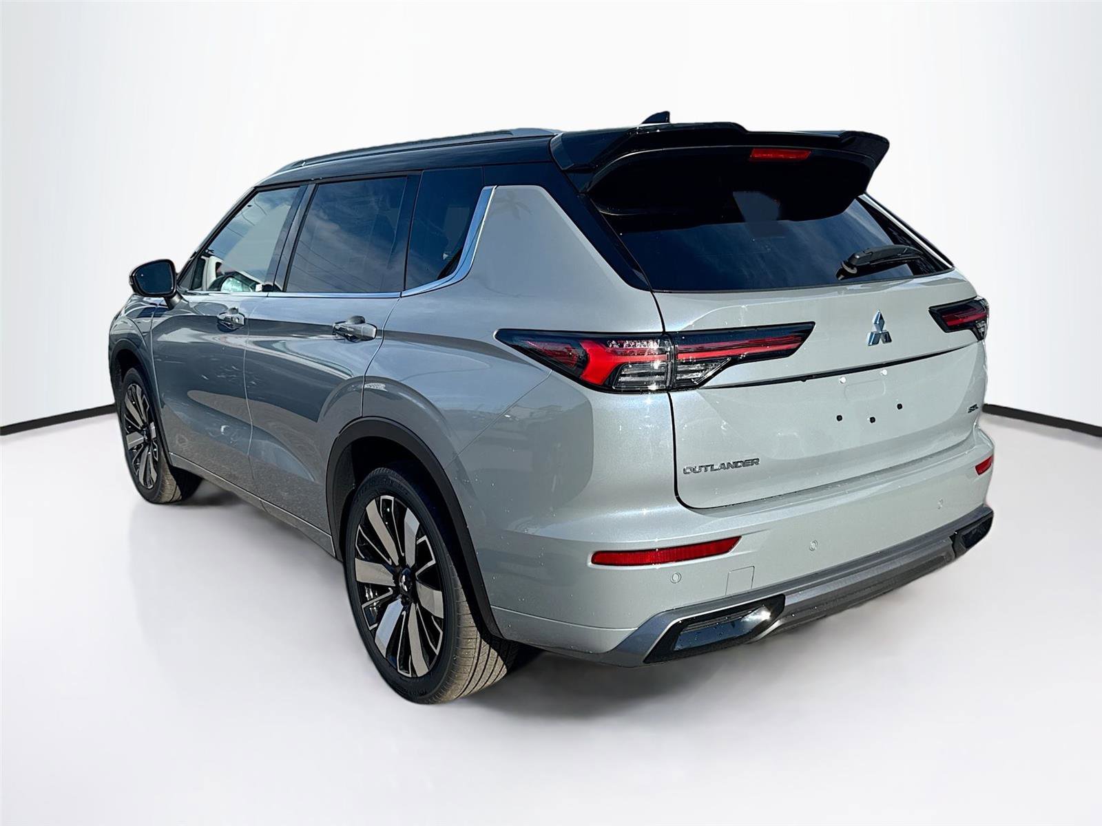New 2025 Mitsubishi Outlander SEL image 5