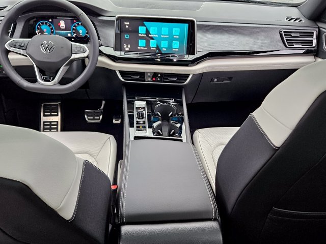 New 2026 Volkswagen Atlas Cross Sport SEL Premium R-Line AWD/4WD image 8