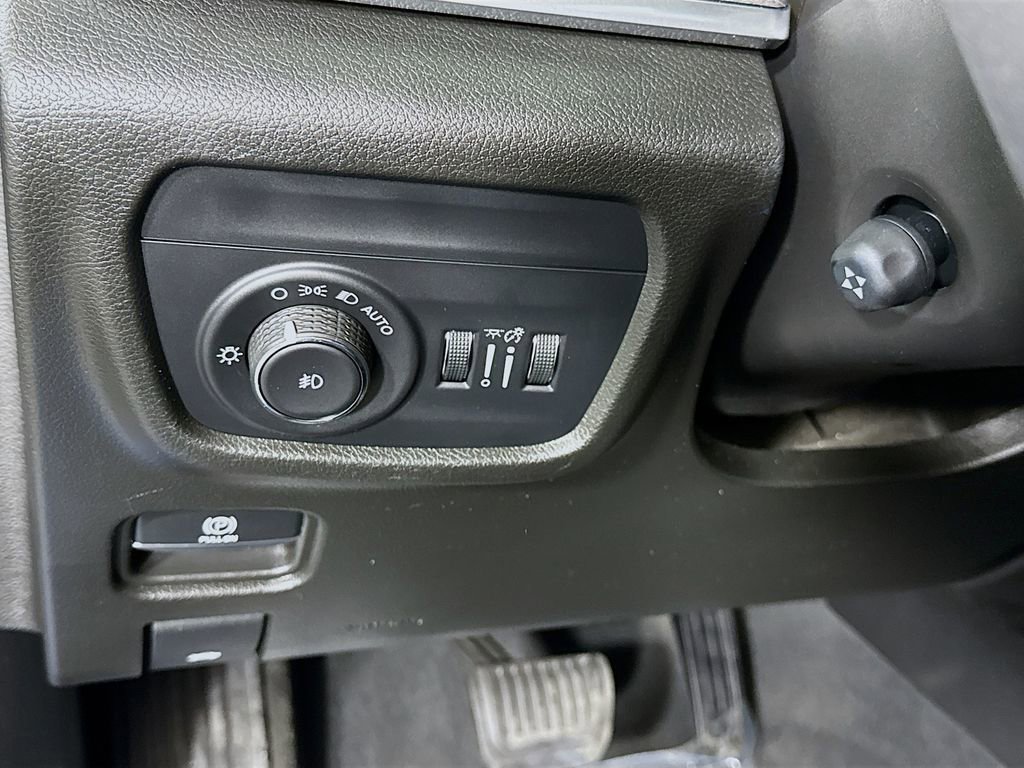 Used 2023 Jeep Grand Cherokee L Overland AWD/4WD image 22