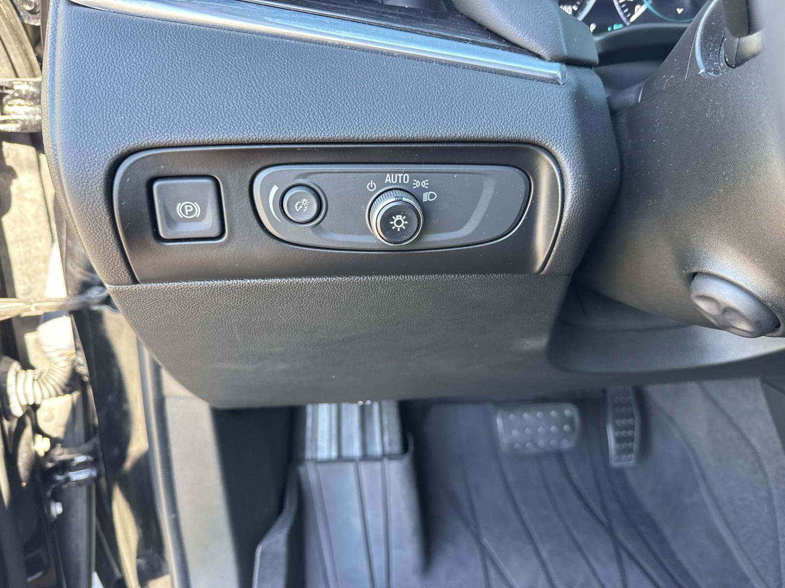Used 2019 Buick Enclave Avenir w/ Avenir Technology Package FWD image 34