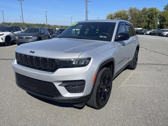 Certified 2023 Jeep Grand Cherokee Altitude image 1