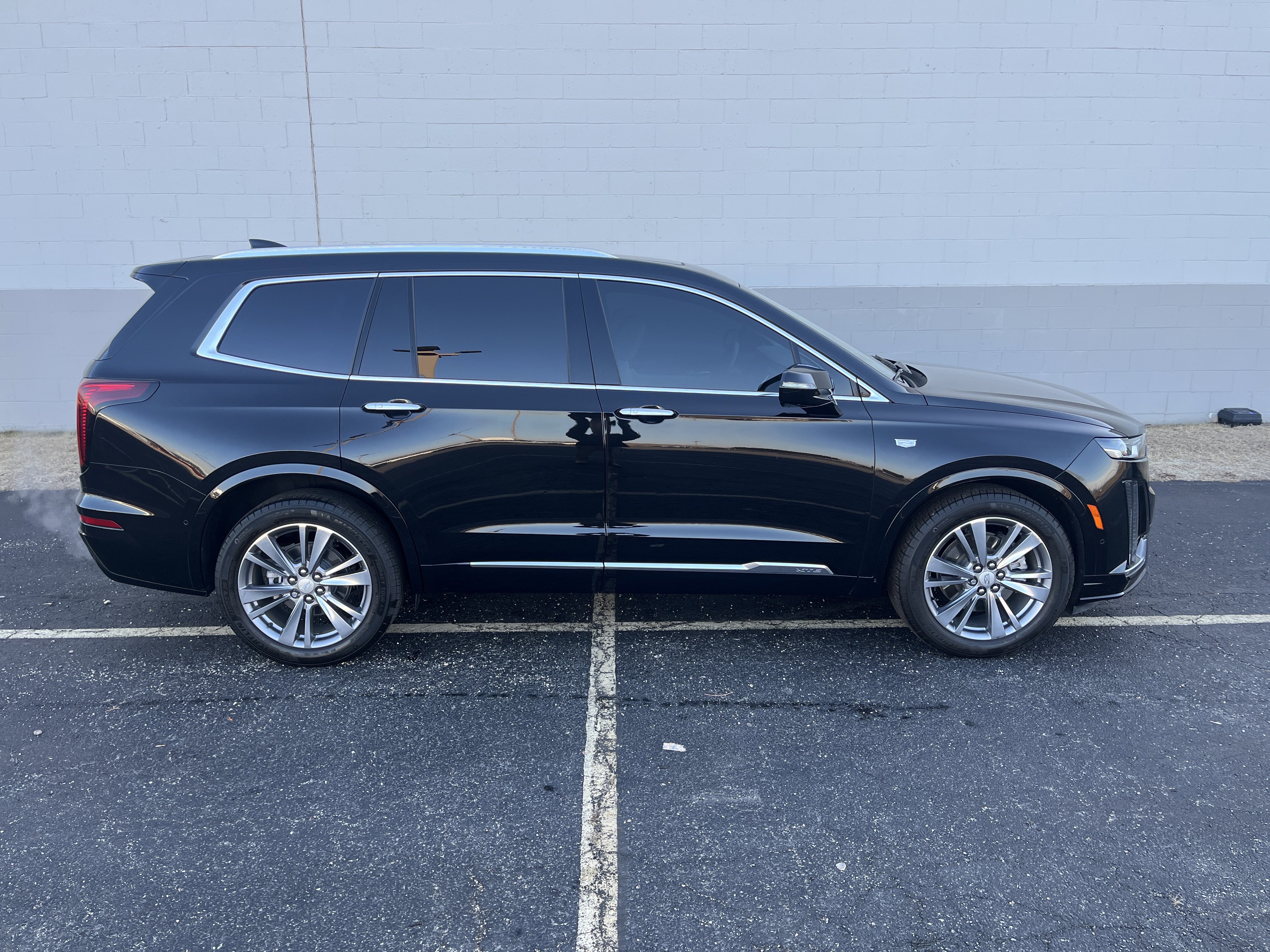 Used 2024 Cadillac XT6 Premium Luxury w/ Technology Package image 7