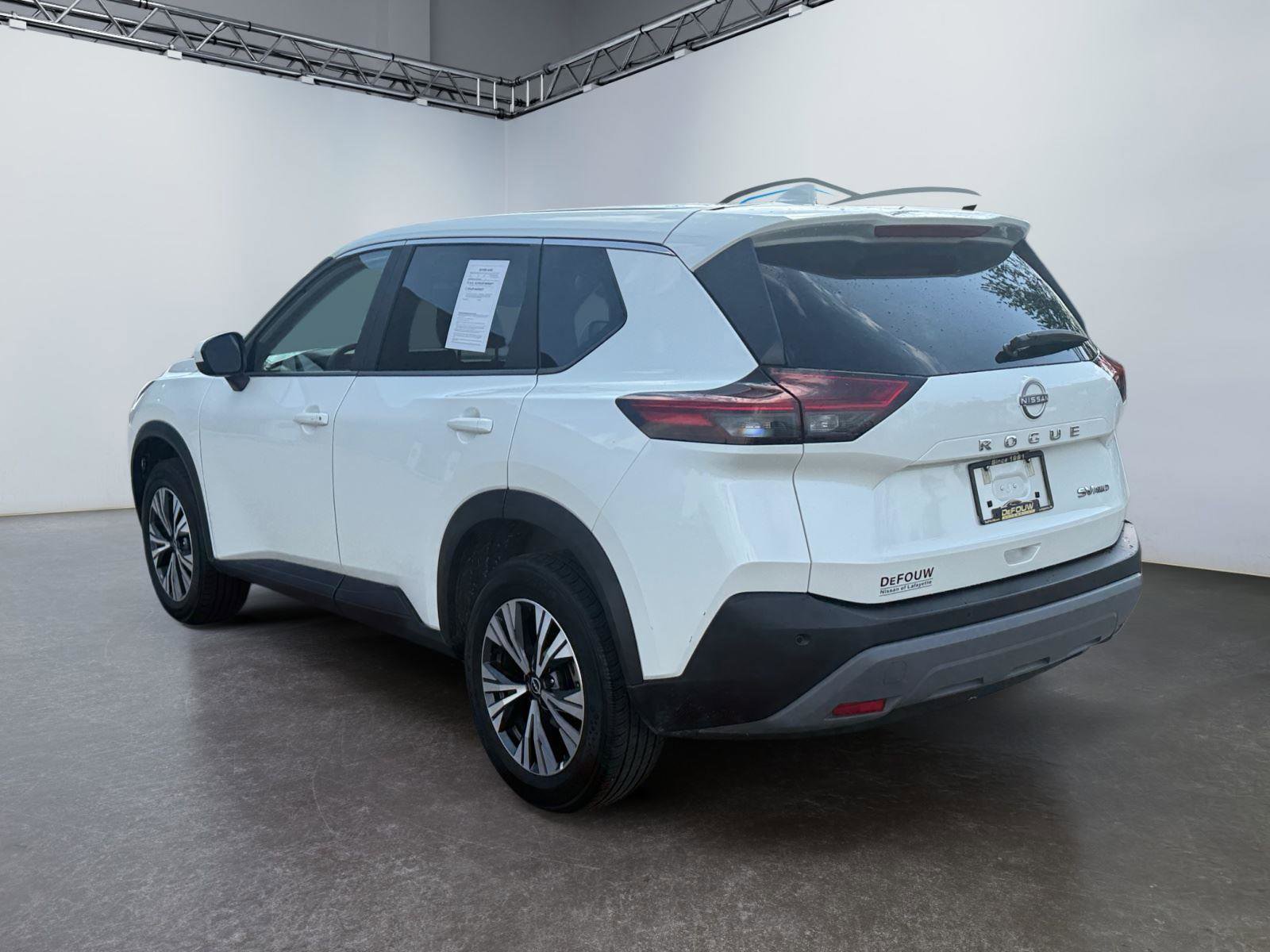 Used 2023 Nissan Rogue SV AWD/4WD image 5