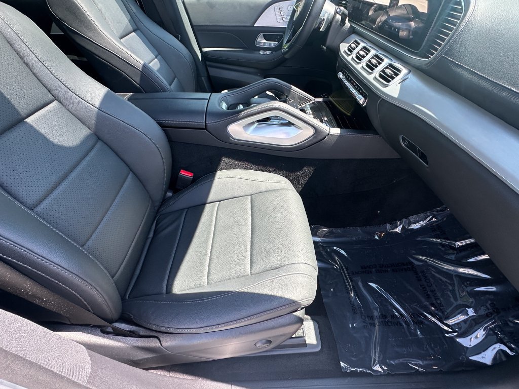 Used 2025 Mercedes-Benz GLS 450 4MATIC image 15