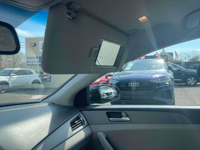 Used 2017 Hyundai Sonata SE FWD image 29