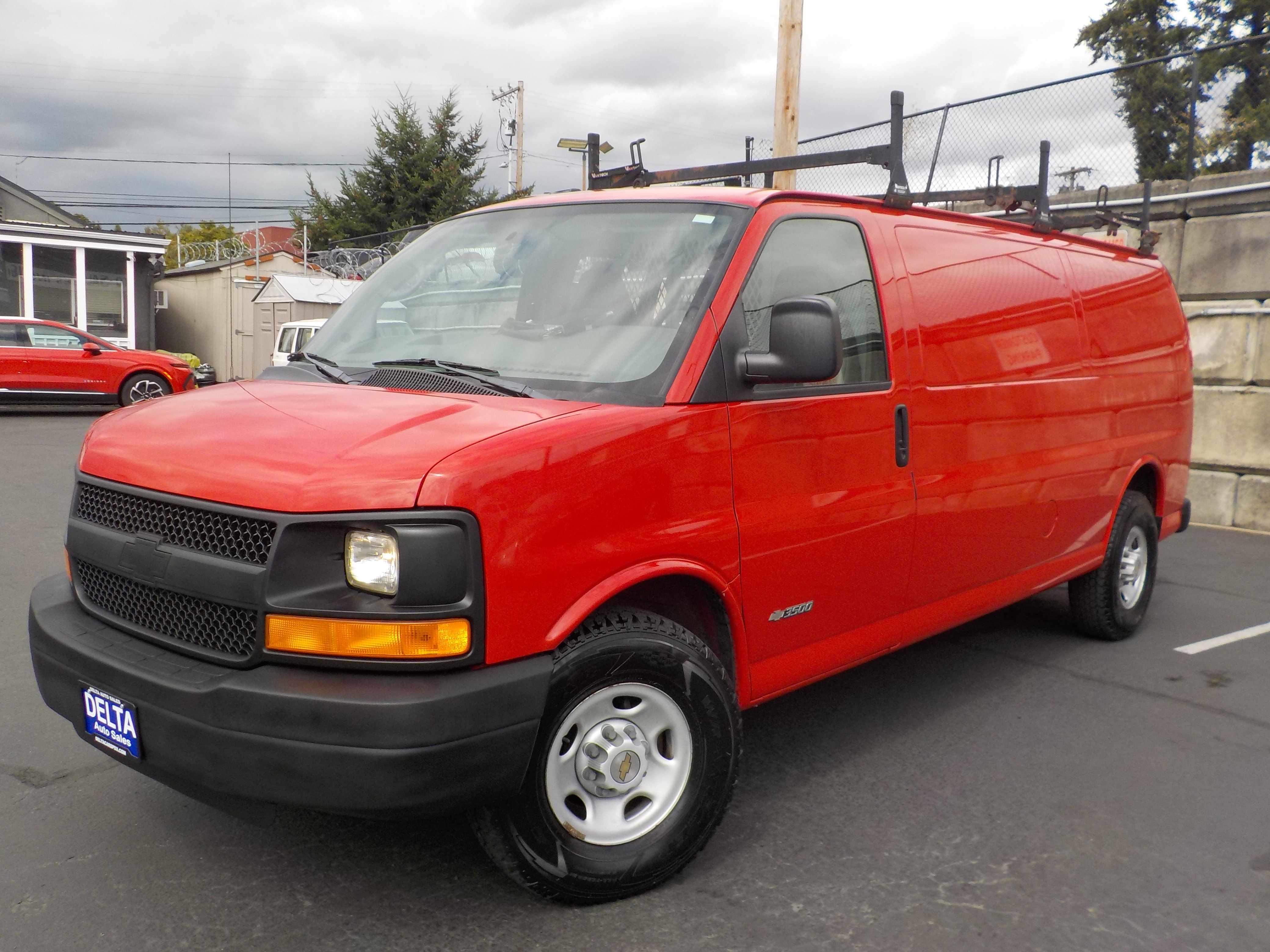 Used 2005 Chevrolet Express 3500 Extended RWD image 3