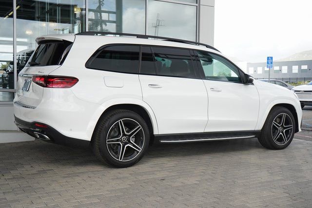 New 2026 Mercedes-Benz GLS 450 4MATIC image 9